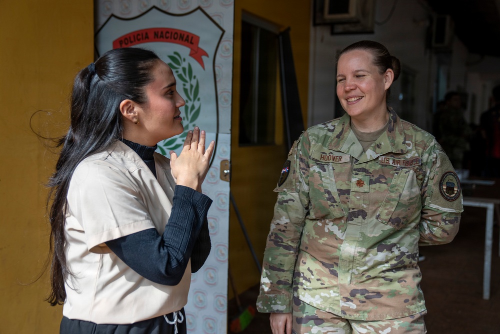 Paraguayan volunteers bridge language, care during Amistad 2026