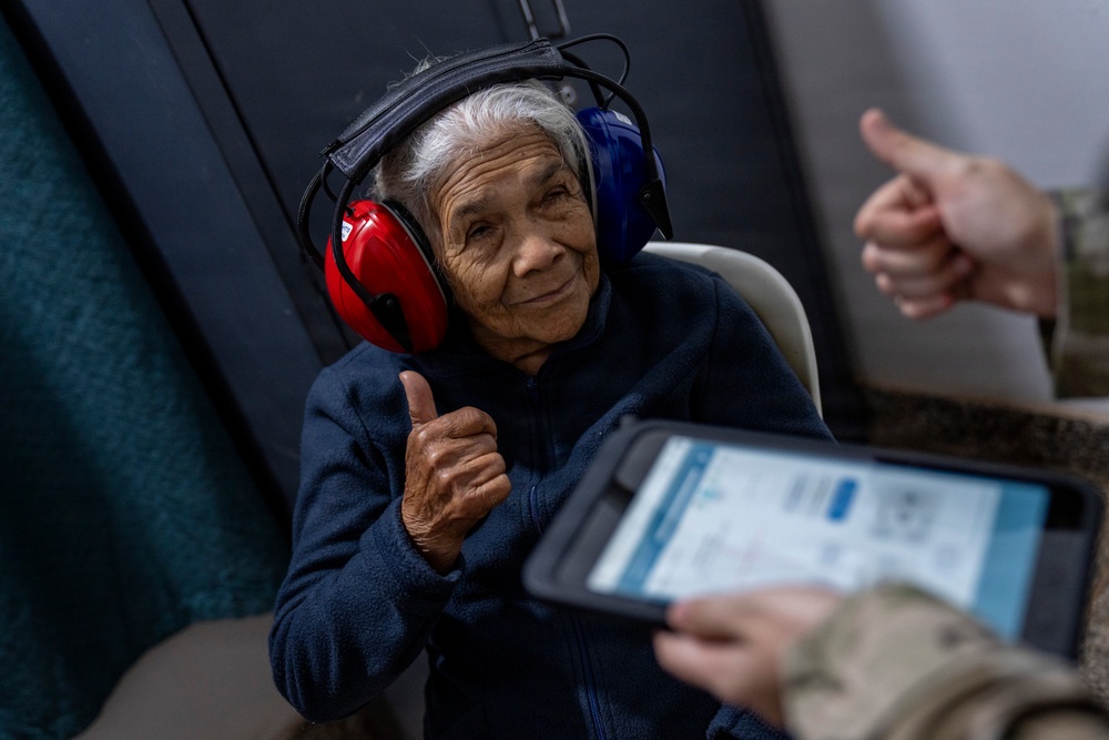 Paraguayan volunteers bridge language, care during Amistad 2026
