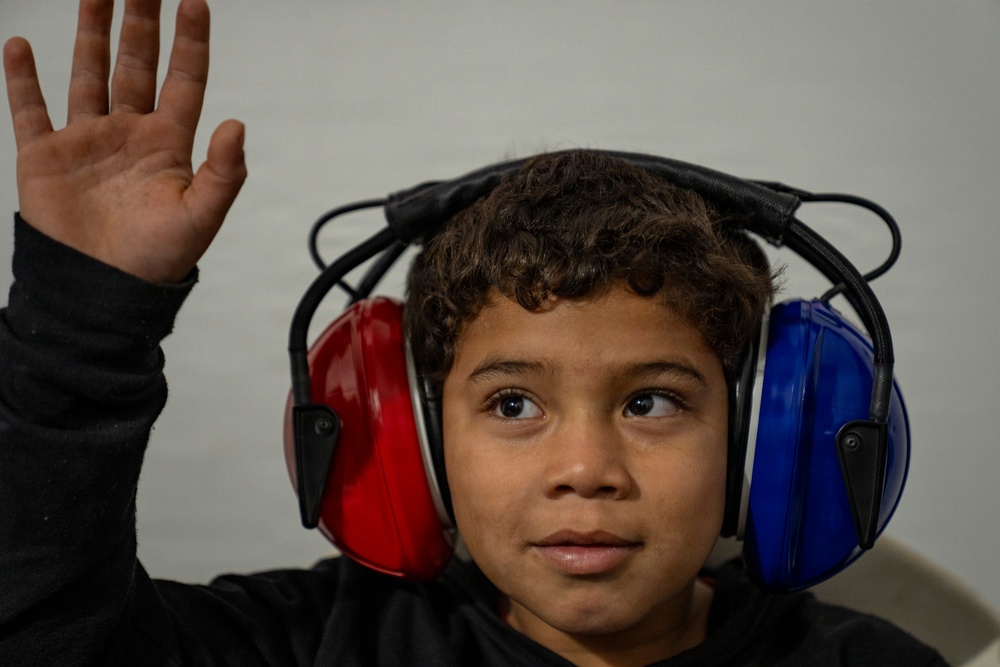 Paraguayan volunteers bridge language, care during Amistad 2026