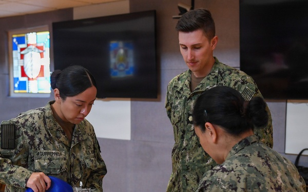 USNS Mercy Sailors participate in MERCEX training.