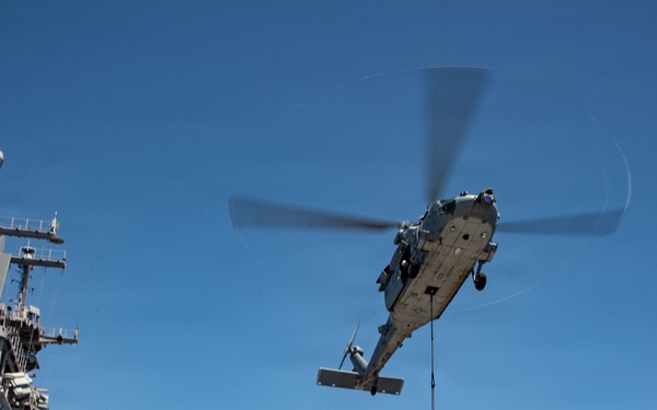 USS Essex conducts Vertical Replenishment Operations