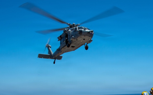 USS Essex conducts Vertical Replenishment Operations