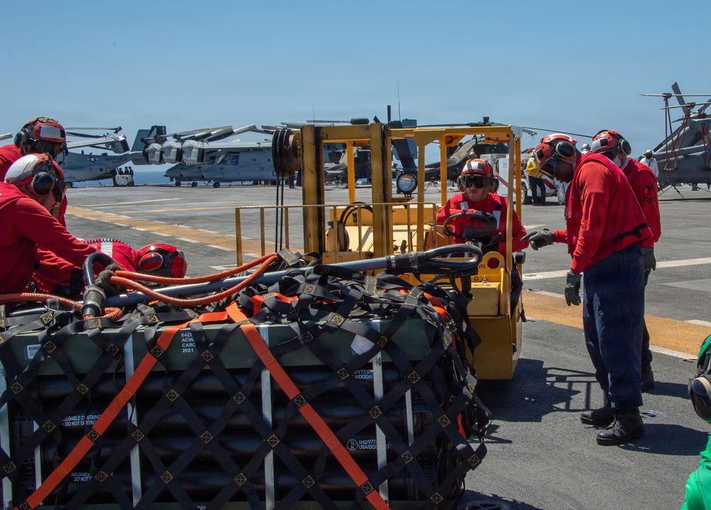 USS Essex conducts Vertical Replenishment Operations