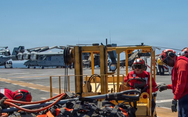 USS Essex conducts Vertical Replenishment Operations