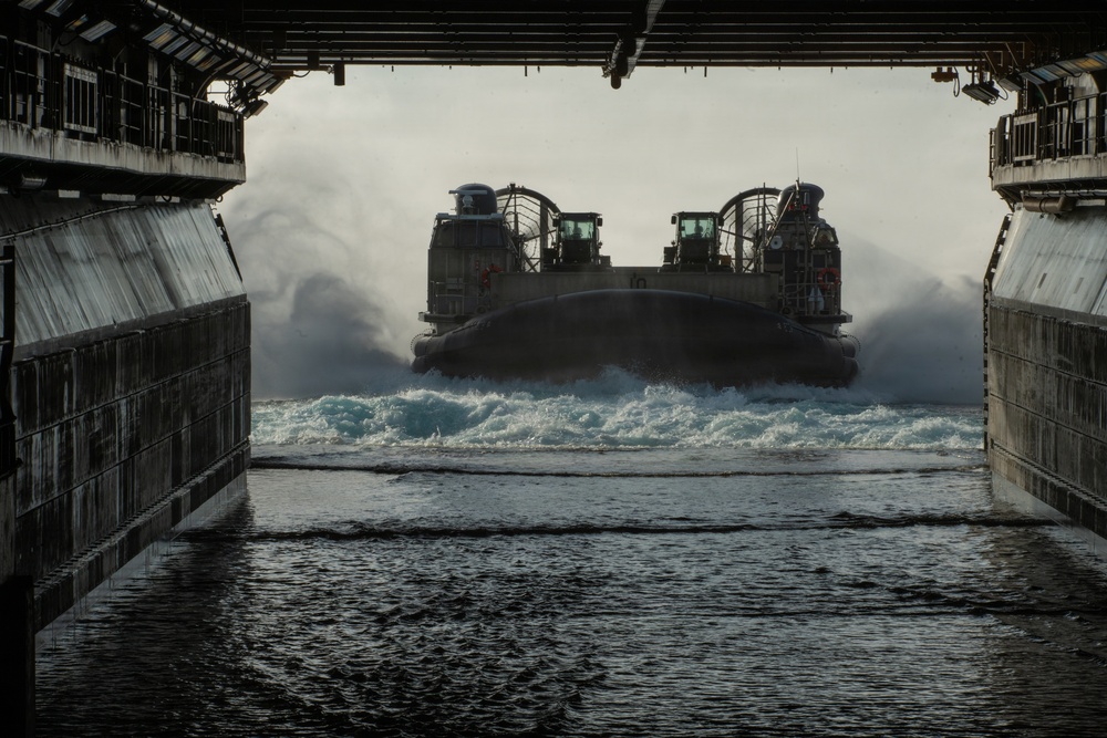 USS Essex conducts instream onload
