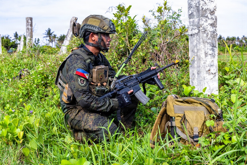 25th Infantry Division Conducts Joint Air Assault On Calayan Island