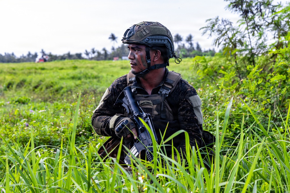 25th Infantry Division Conducts Joint Air Assault On Calayan Island