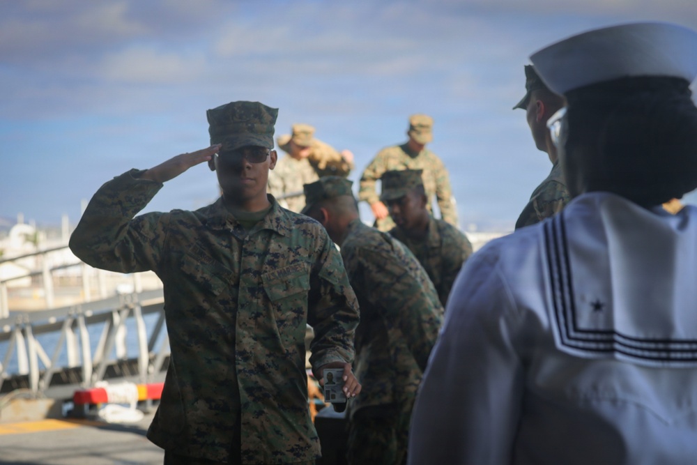 15th Marine Expeditionary Unit boards USS Essex