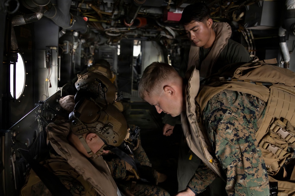 VMM-163 (REIN) and 2nd Bn., 7th Marines conduct pick up zone drills aboard USS Essex