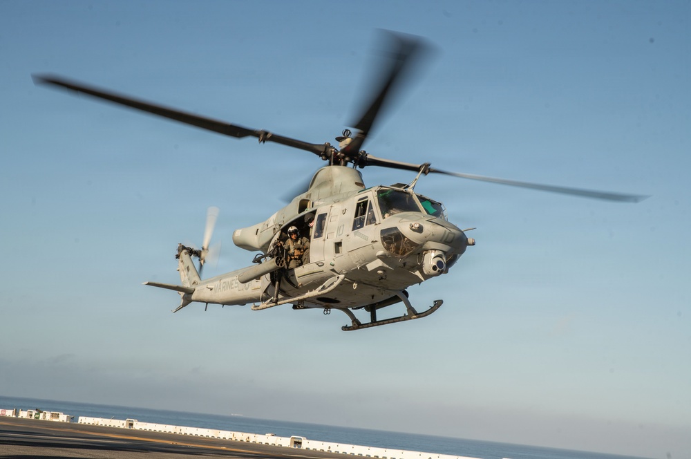 U.S. Marines, Sailors conduct deck landing qualifications aboard USS Essex
