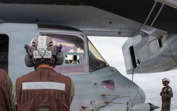U.S. Marines, Sailors conduct deck landing qualifications aboard USS Essex