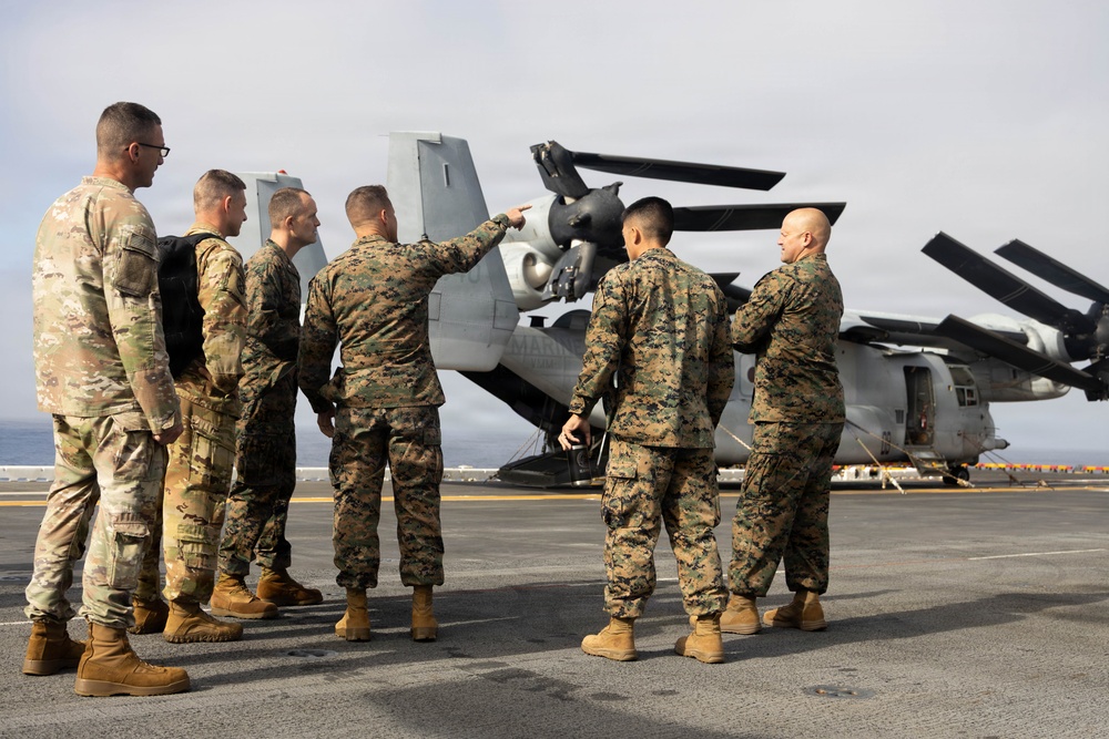 15th MEU command staff observe flight operations