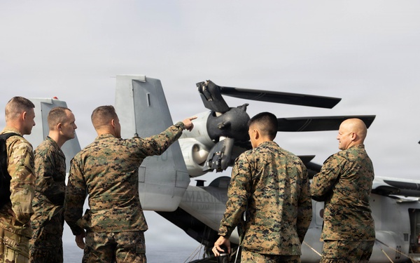 15th MEU command staff observe flight operations