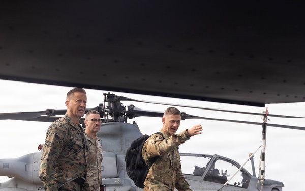 15th MEU command staff observe flight operations