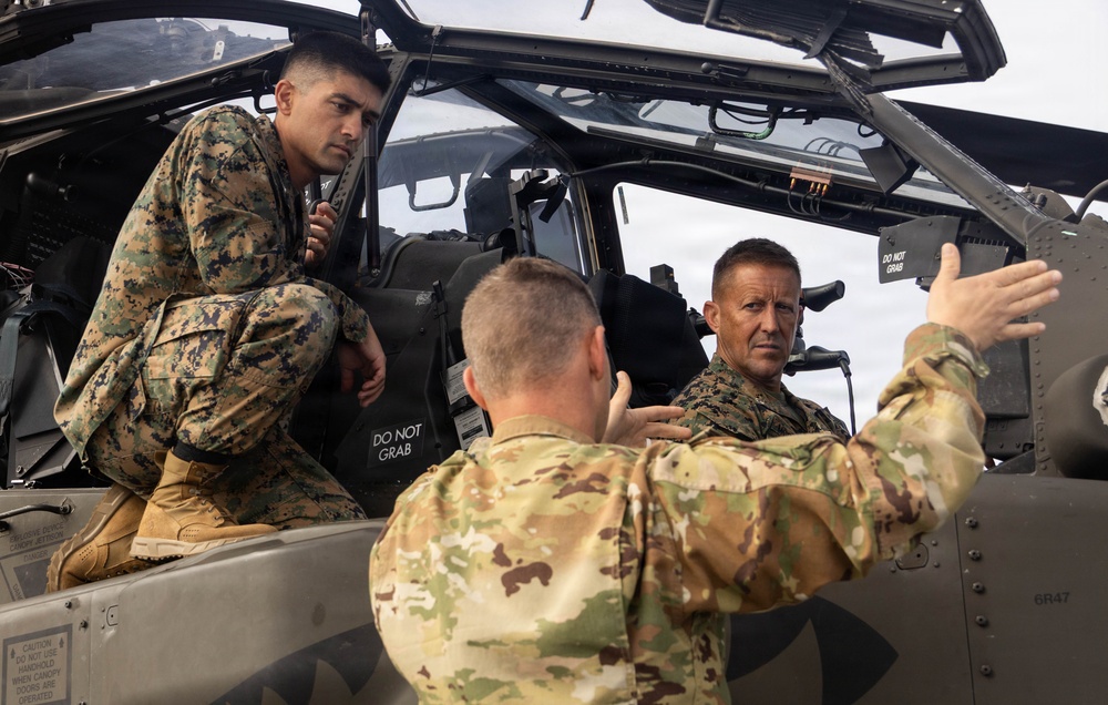 15th MEU command staff observe flight operations