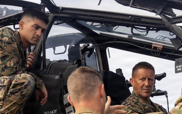 15th MEU command staff observe flight operations