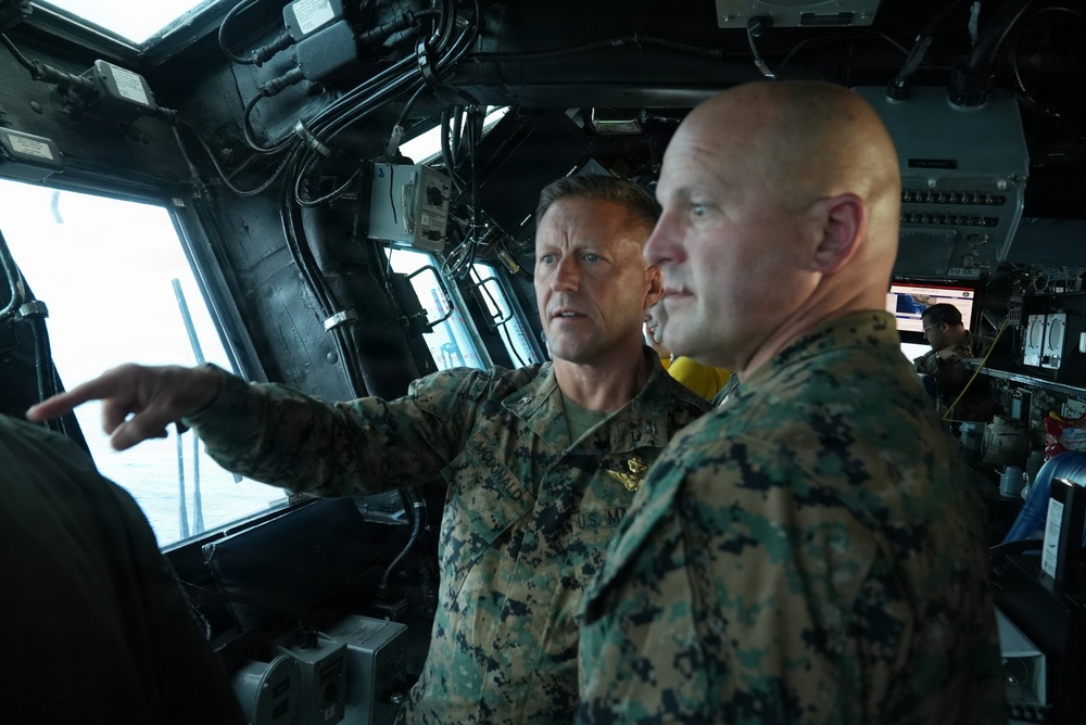 15th MEU command staff observe flight operations