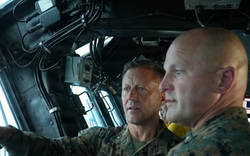 15th MEU command staff observe flight operations