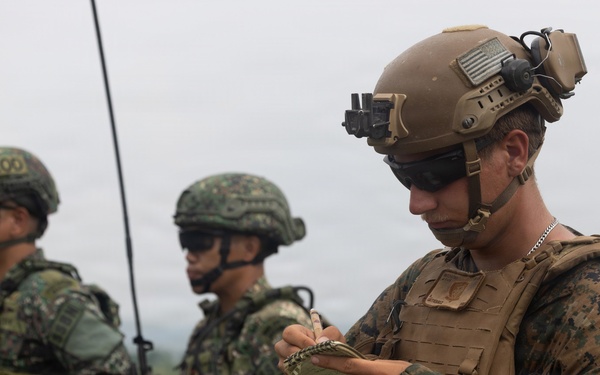 3rd Littoral Combat Team Marines train with attack drones in the Philippines