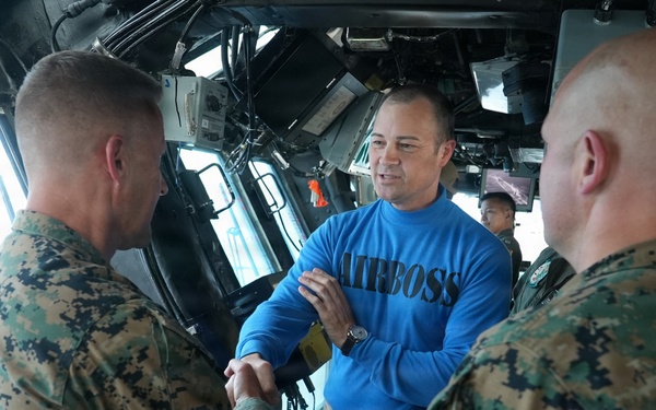 15th MEU command staff observe flight operations