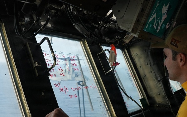 15th MEU command staff observe flight operations