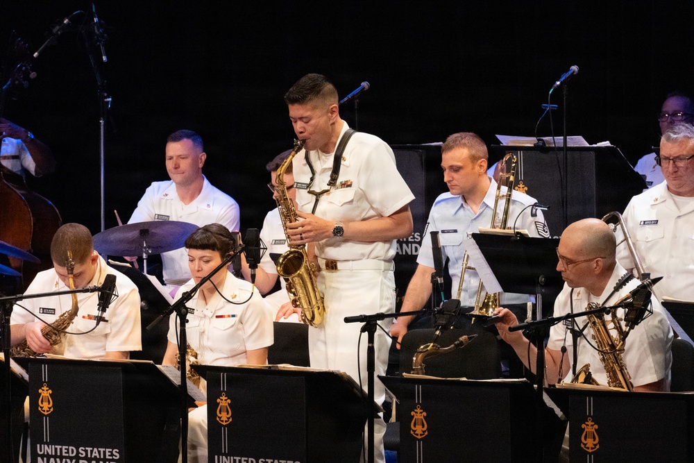 U.S. Navy Band Commodores at Manchester Craftsman's Guild