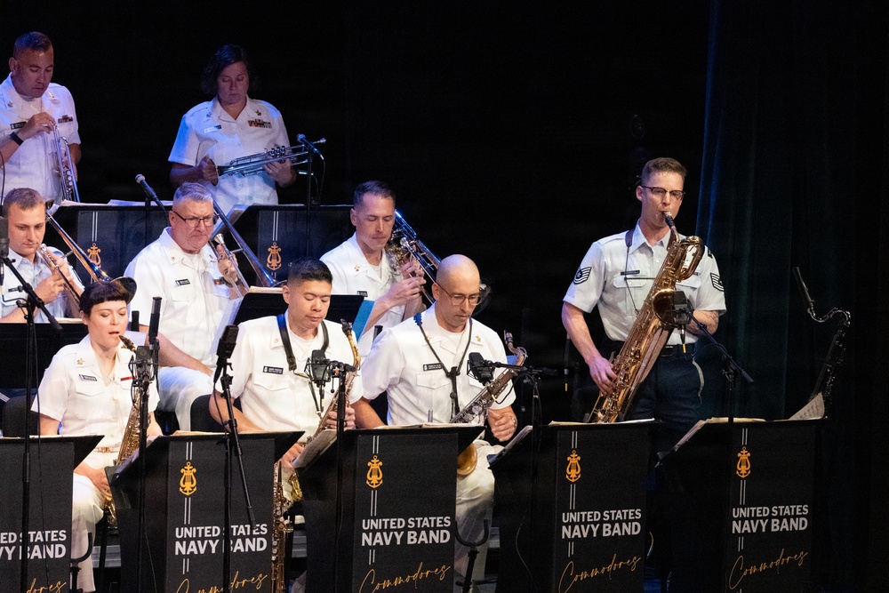 U.S. Navy Band Commodores at Manchester Craftsman's Guild