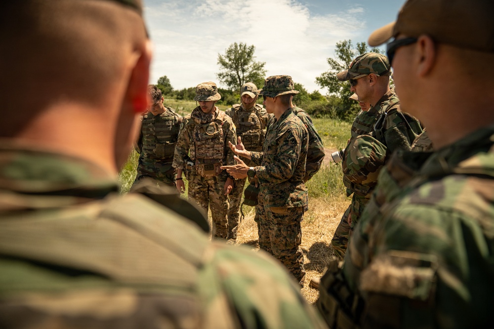 U.S. Marines, Romanian, Moldovan forces conduct M240B machine gun range in Romania