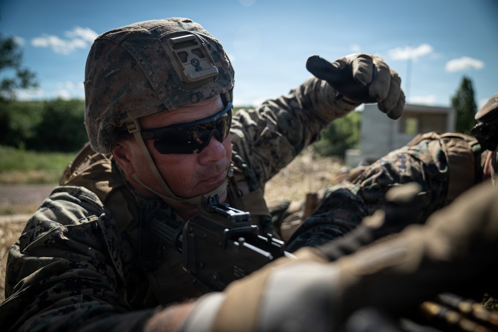 U.S. Marines, Romanian, Moldovan forces conduct M240B machine gun range in Romania