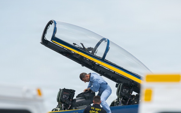 The Blue Angels prepare for Naval Air Station Patuxent River Air Show