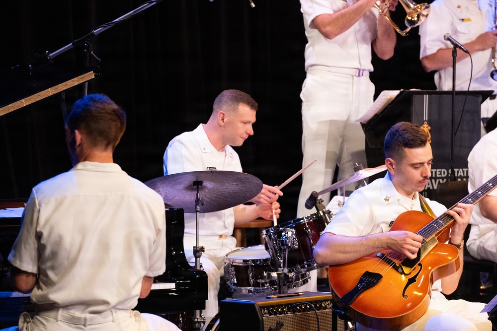 U.S. Navy Band Commodores at Manchester Craftsman's Guild