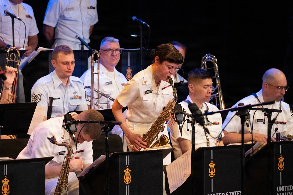 U.S. Navy Band Commodores at Manchester Craftsman's Guild