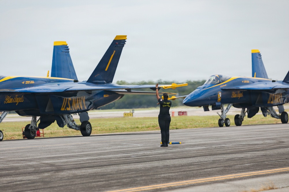 The Blue Angels prepare for Naval Air Station Patuxent River Air Show