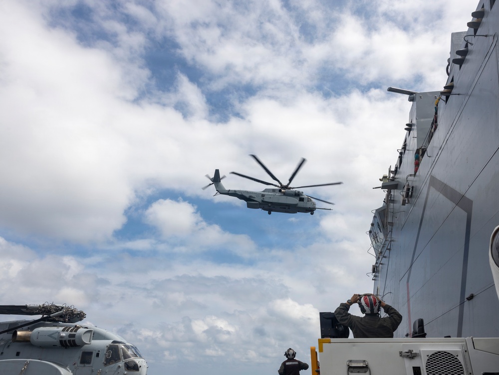 : 26th Marine Expeditionary Unit’s Type Commanders Amphibious Training | HMH-461 cross decks from the USS Arlington to the USS Kearsarge
