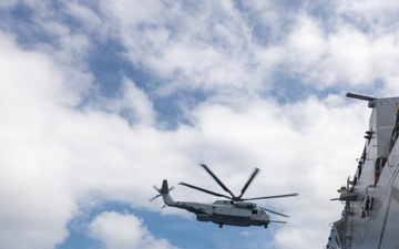 : 26th Marine Expeditionary Unit’s Type Commanders Amphibious Training | HMH-461 cross decks from the USS Arlington to the USS Kearsarge