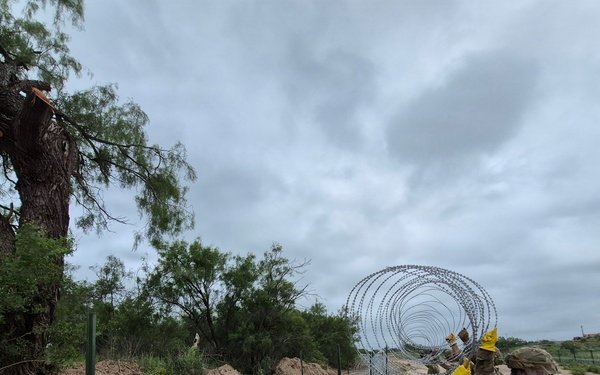 U.S. Army Soldiers with the 350th Engineer Company, 130th Maneuver Enhancement Brigade, assigned to Joint Task Force-Southern Border