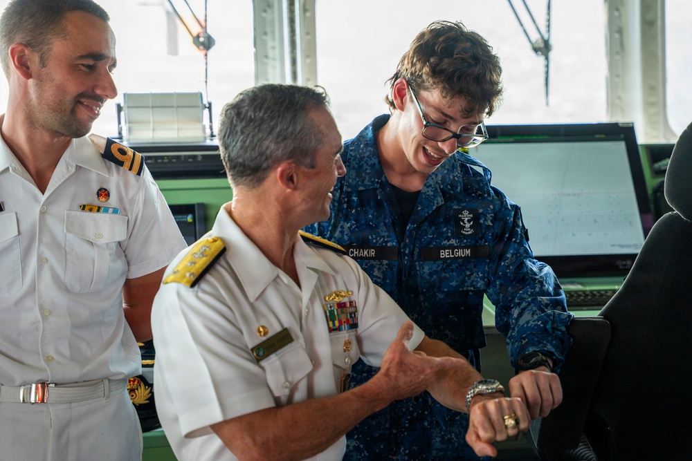 Commander, U.S 2nd Fleet visits BNS Leopold I (F930)