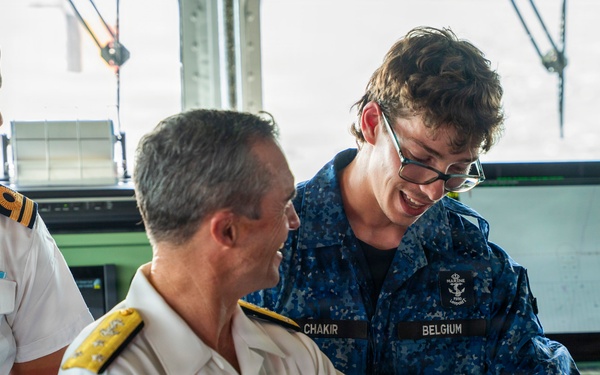 Commander, U.S 2nd Fleet visits BNS Leopold I (F930)