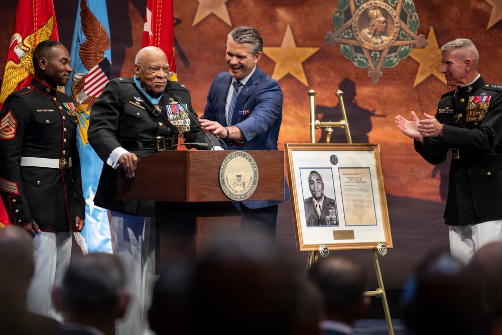 SecWar Hosts Medal of Honor Induction Ceremony
