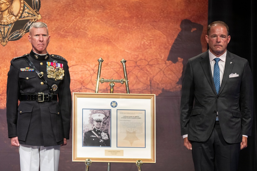 SecWar Hosts Medal of Honor Induction Ceremony
