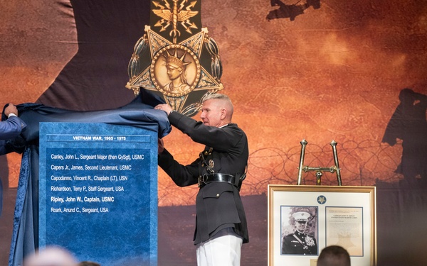SecWar Hosts Medal of Honor Induction Ceremony
