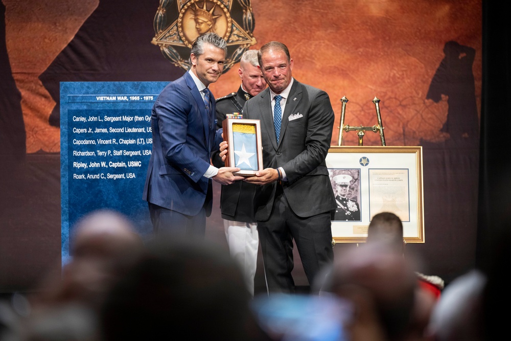 SecWar Hosts Medal of Honor Induction Ceremony