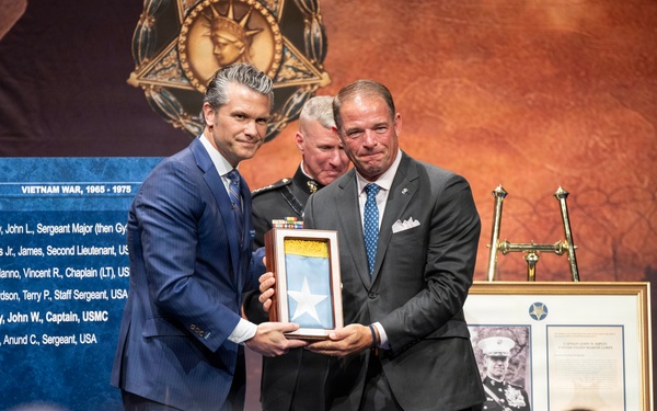 SecWar Hosts Medal of Honor Induction Ceremony