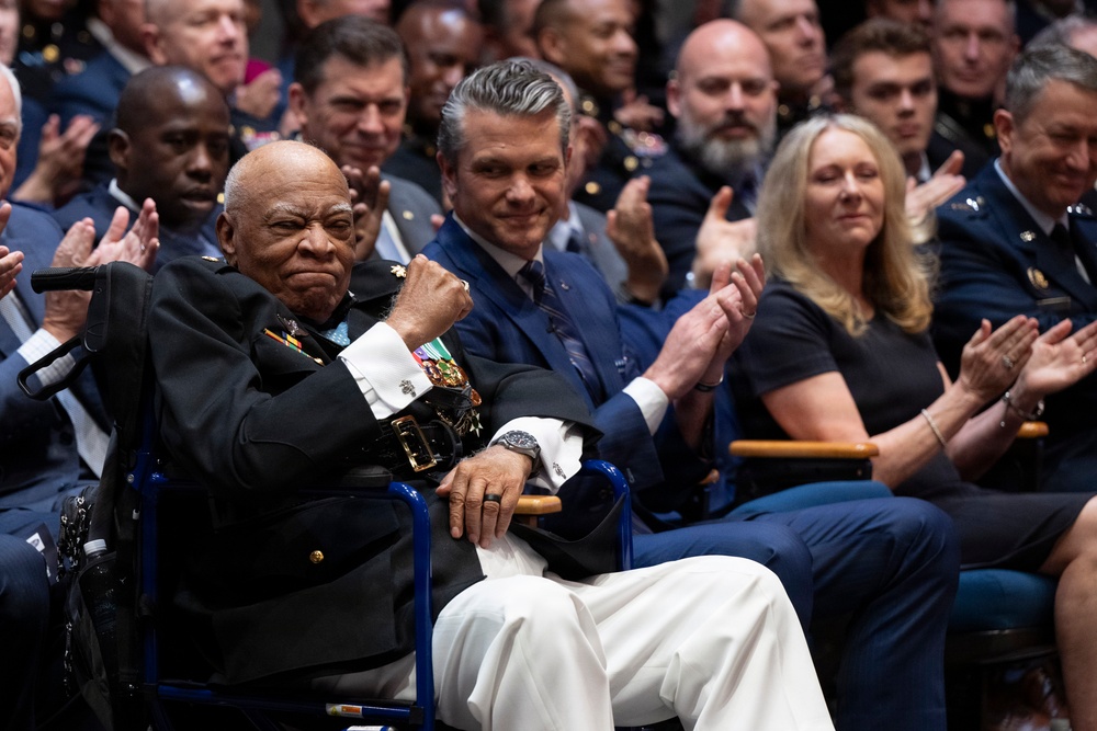 SecWar Hosts Medal of Honor Induction Ceremony