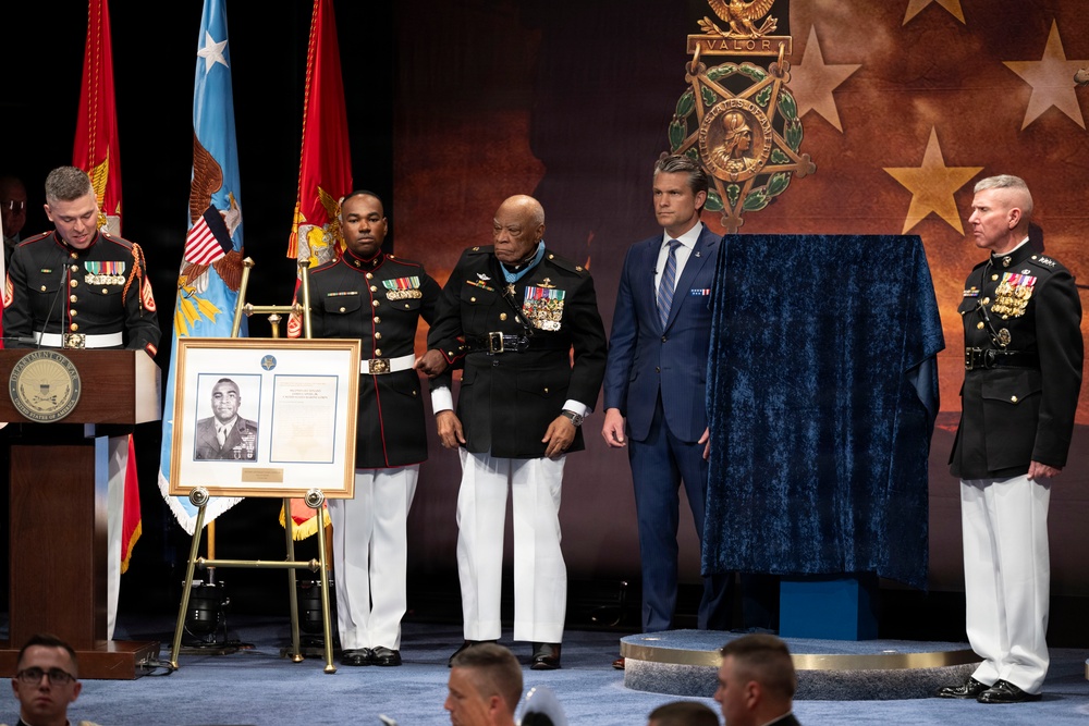 SecWar Hosts Medal of Honor Induction Ceremony