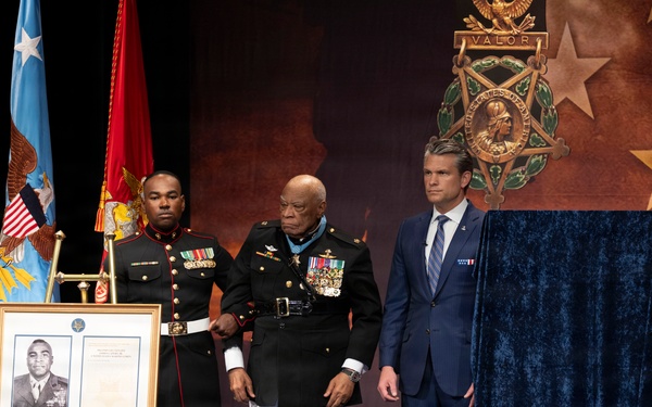 SecWar Hosts Medal of Honor Induction Ceremony