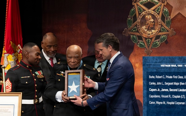 SecWar Hosts Medal of Honor Induction Ceremony