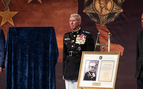 SecWar Hosts Medal of Honor Induction Ceremony