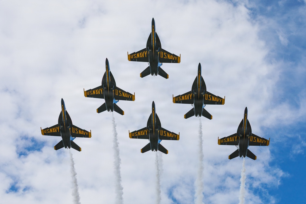 Blue Angels rehearse ahead of Naval Air Station Patuxent River Air Show