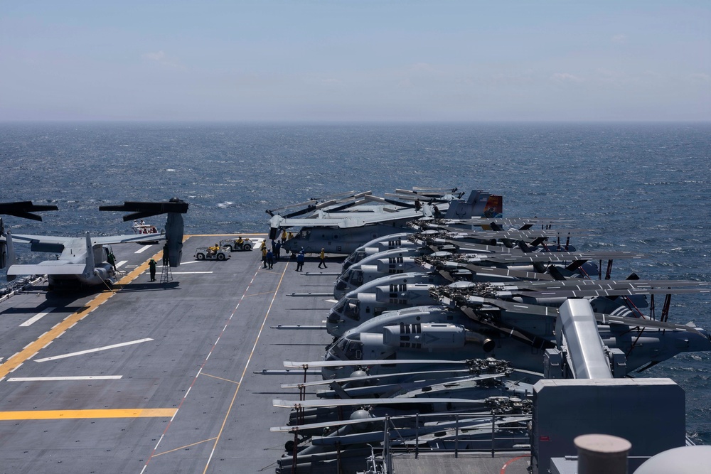 Kearsarge Conducts Flight Operations